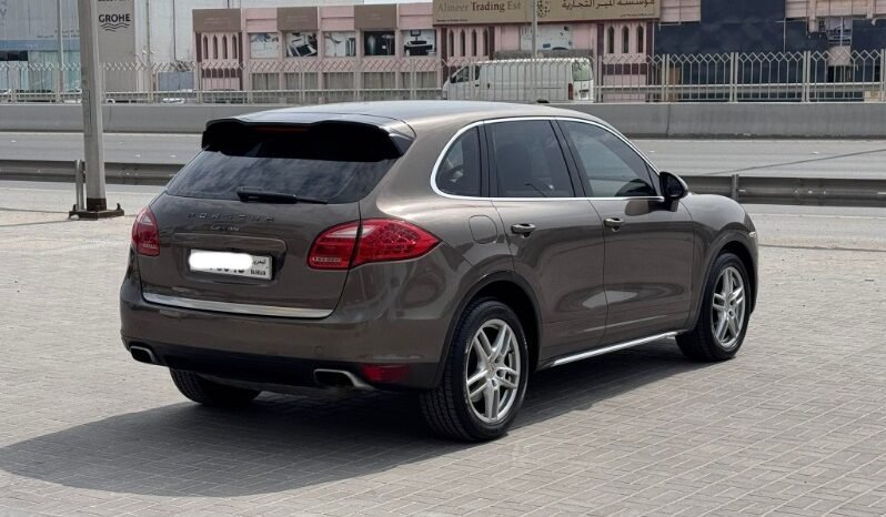 Porsche Cayenne 2011 full