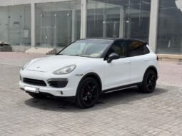 Porsche Cayenne S 2012 full