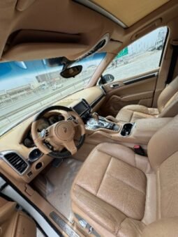 Porsche Cayenne S 2012 full
