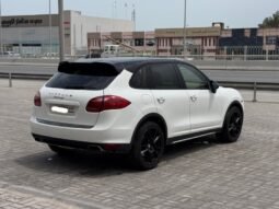 Porsche Cayenne S 2012 full