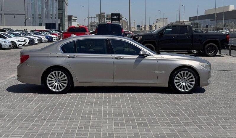 BMW 750i 2012 full