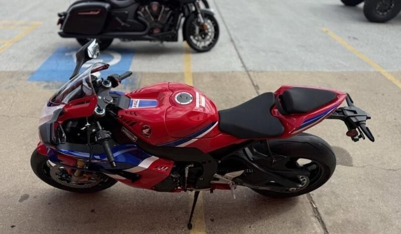 Honda CBR1000RR-R Fireblade 2026 full
