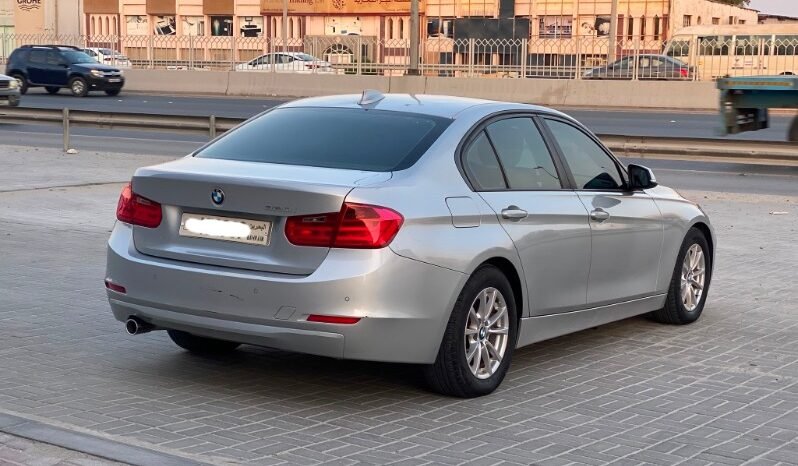 BMW 320i 2013 full