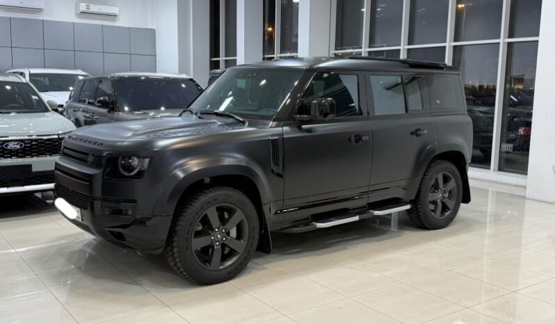 Land Rover Defender 2024 full