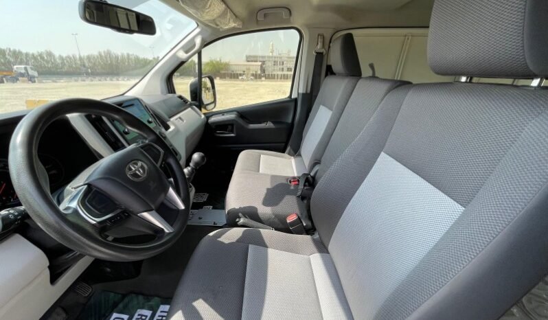 Toyota Hiace 2021 full