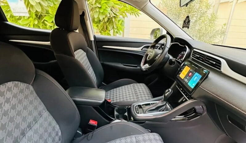 MG ZS YEAR-2024 ONLY KM 6000 LIKE BRAND NEW full