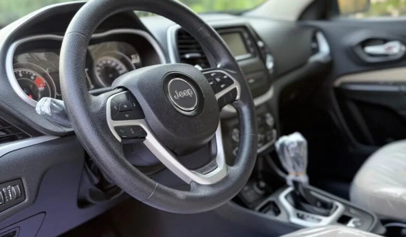Jeep Cherokee Sport full