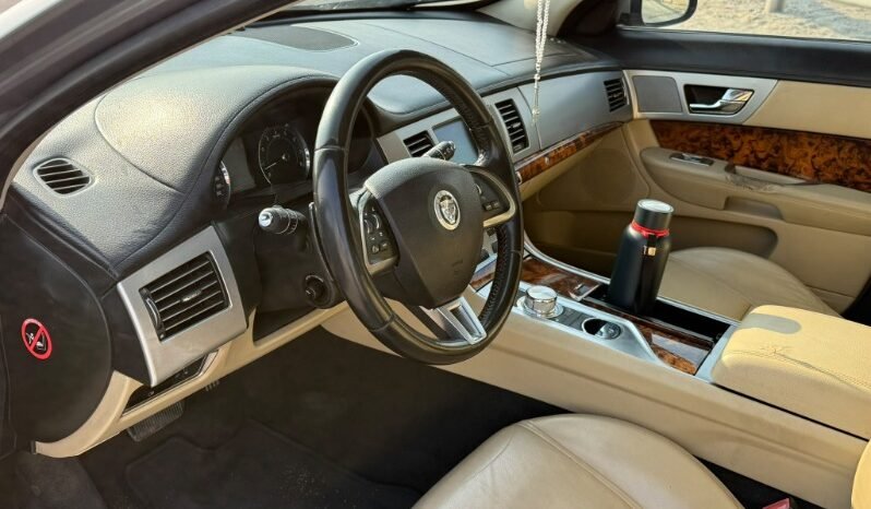 Jaguar XF 2012 full