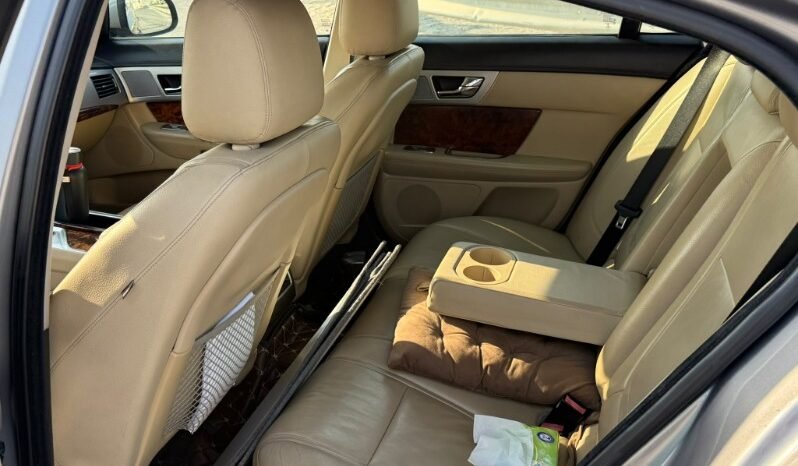 Jaguar XF 2012 full